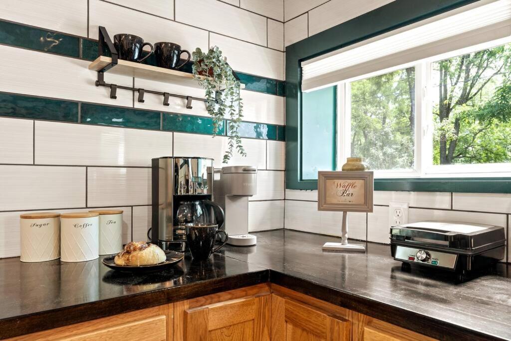 The Modern Forge Ny, Honeoye Lake Esterno foto