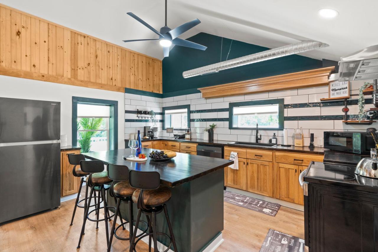 The Modern Forge Ny, Honeoye Lake Esterno foto