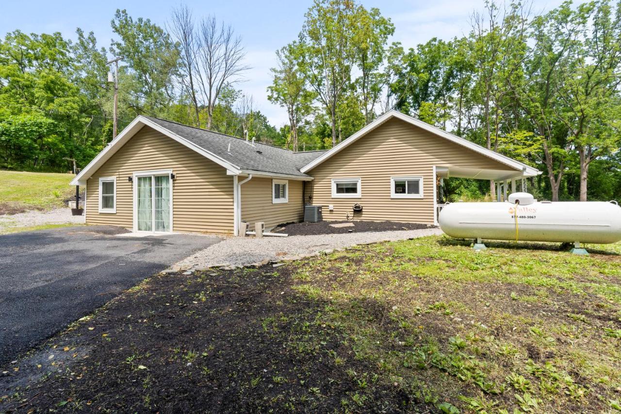 The Modern Forge Ny, Honeoye Lake Esterno foto